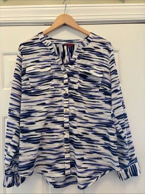 212 Collection Blue and White Button-Front Blouse